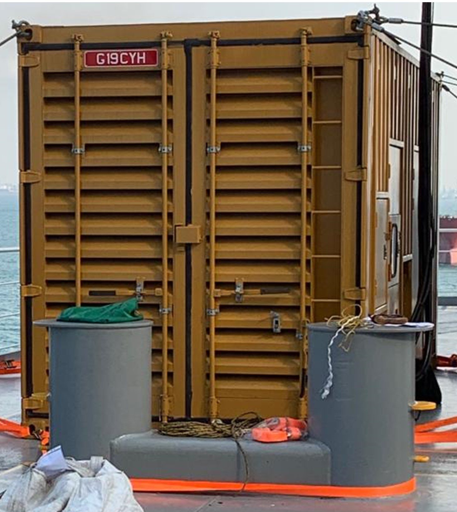 Containerised generator for rental